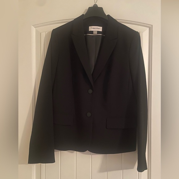 Calvin Klein ,2 button, Petite Blazer, Black, size 12P - Picture 3 of 12